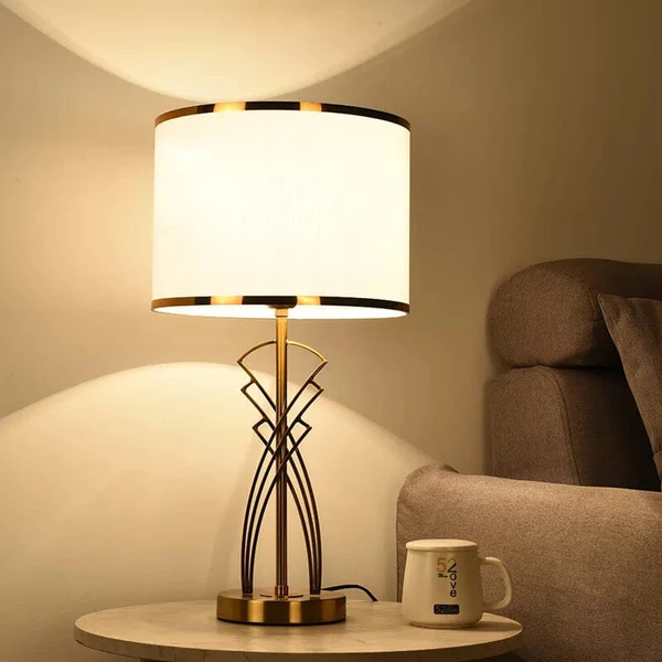 Luciano – Lampe de Table LED Élégante au Design Luxueux