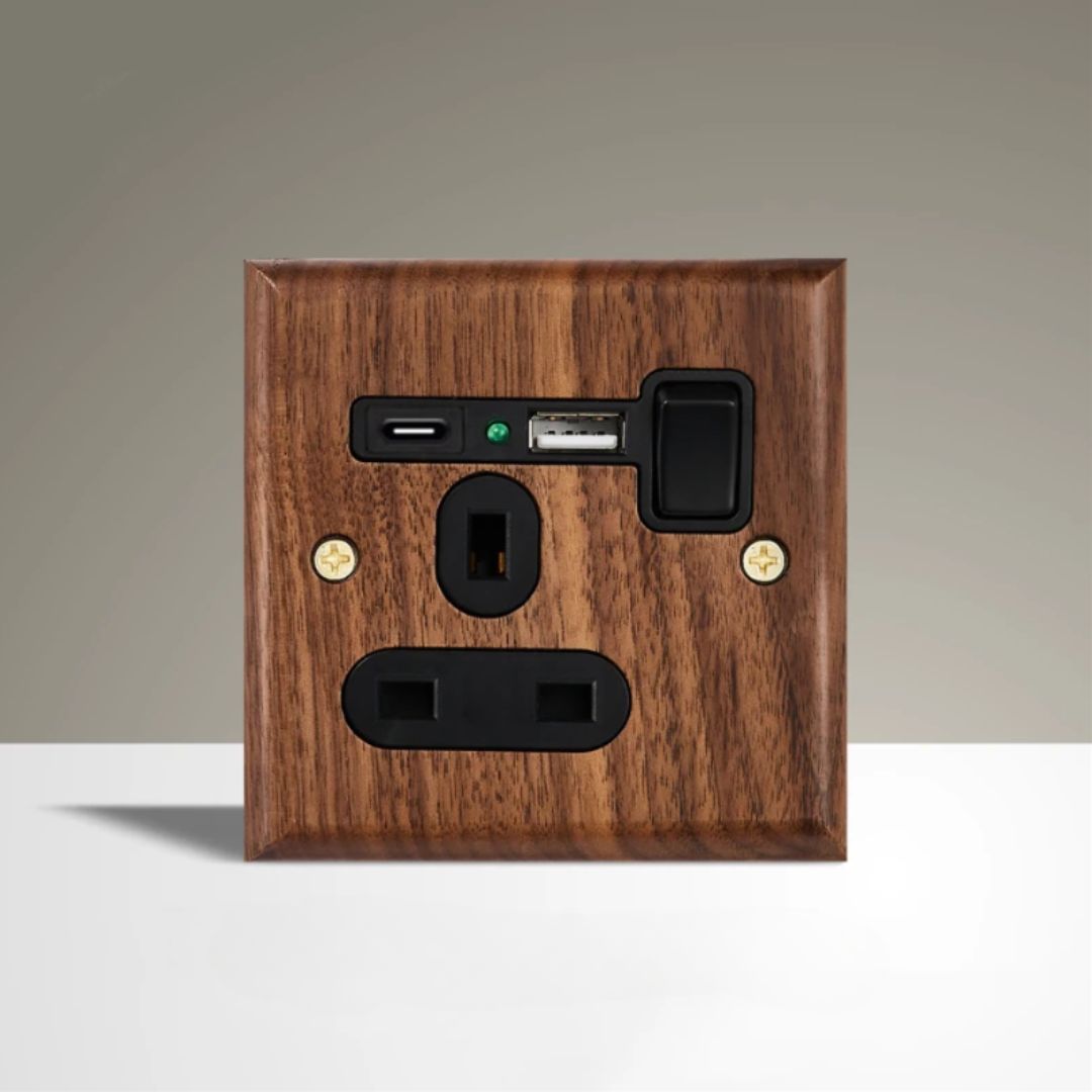 Prise Murale Vintage en Bois