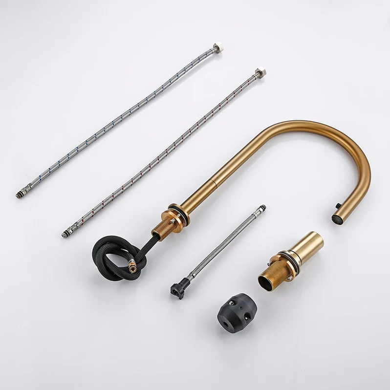 Clémence - Robinetterie dorée