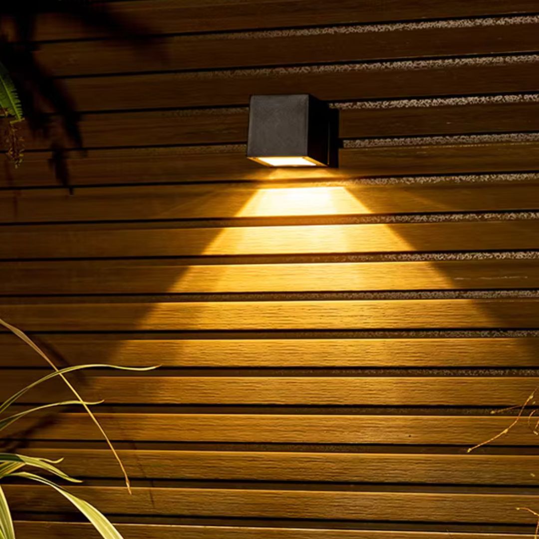 Sunlight – Applique Murale Élégante