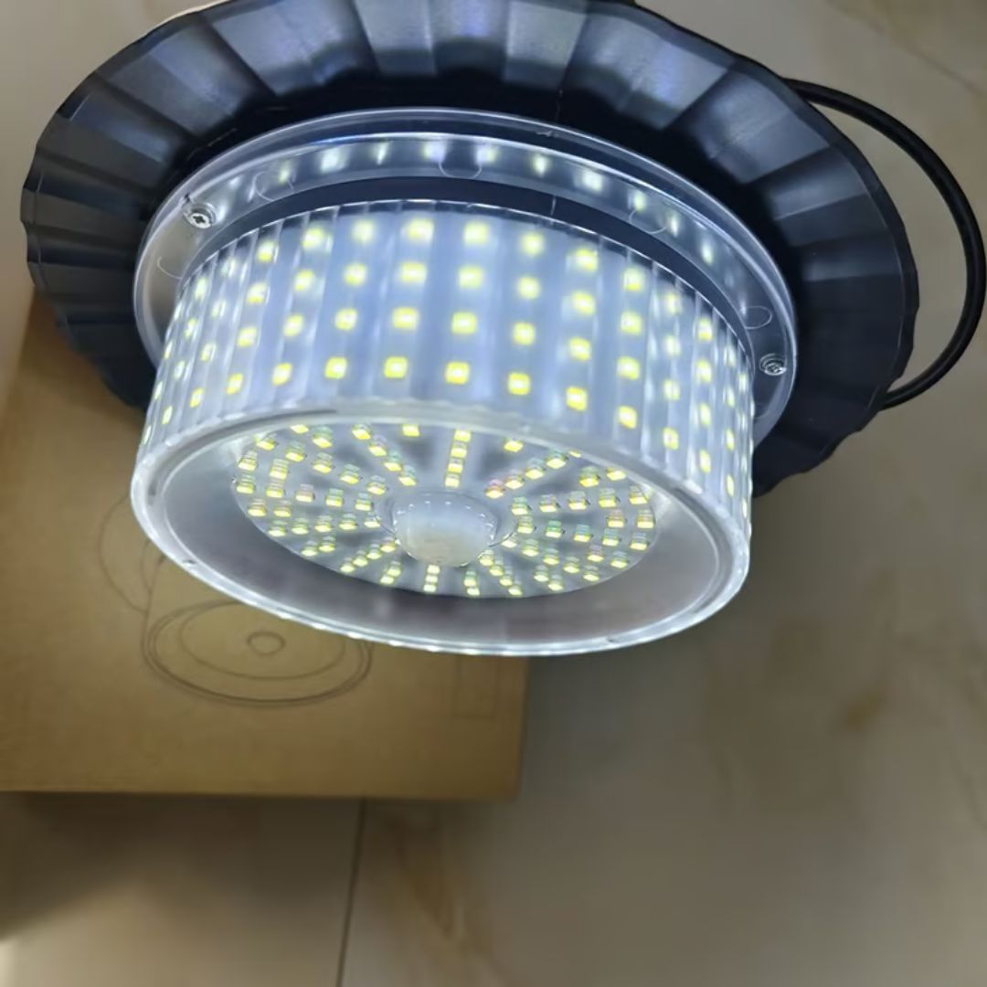 SunRay - Lampe solaire pour hangar et grange