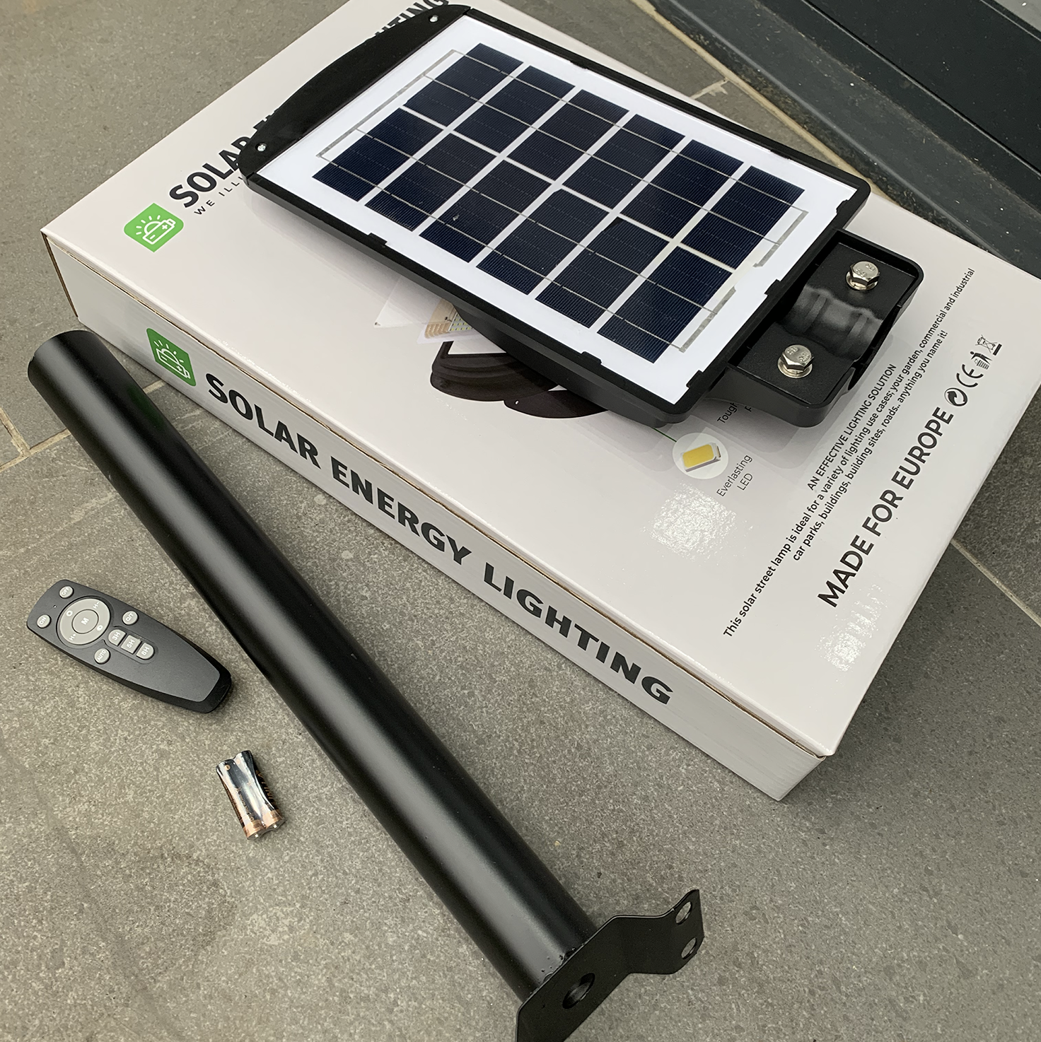 IlluminateSolarMega™- Le Lampadaire Solaire Ultra-Brillant Ultime De 225W/5500 Lumens