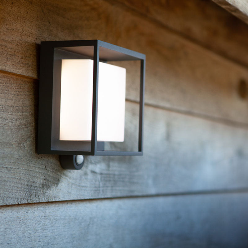 LightCage – Applique Solaire avec Détecteur PIR