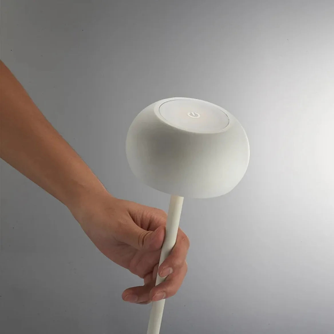 Tivra - Lampe de table minimaliste