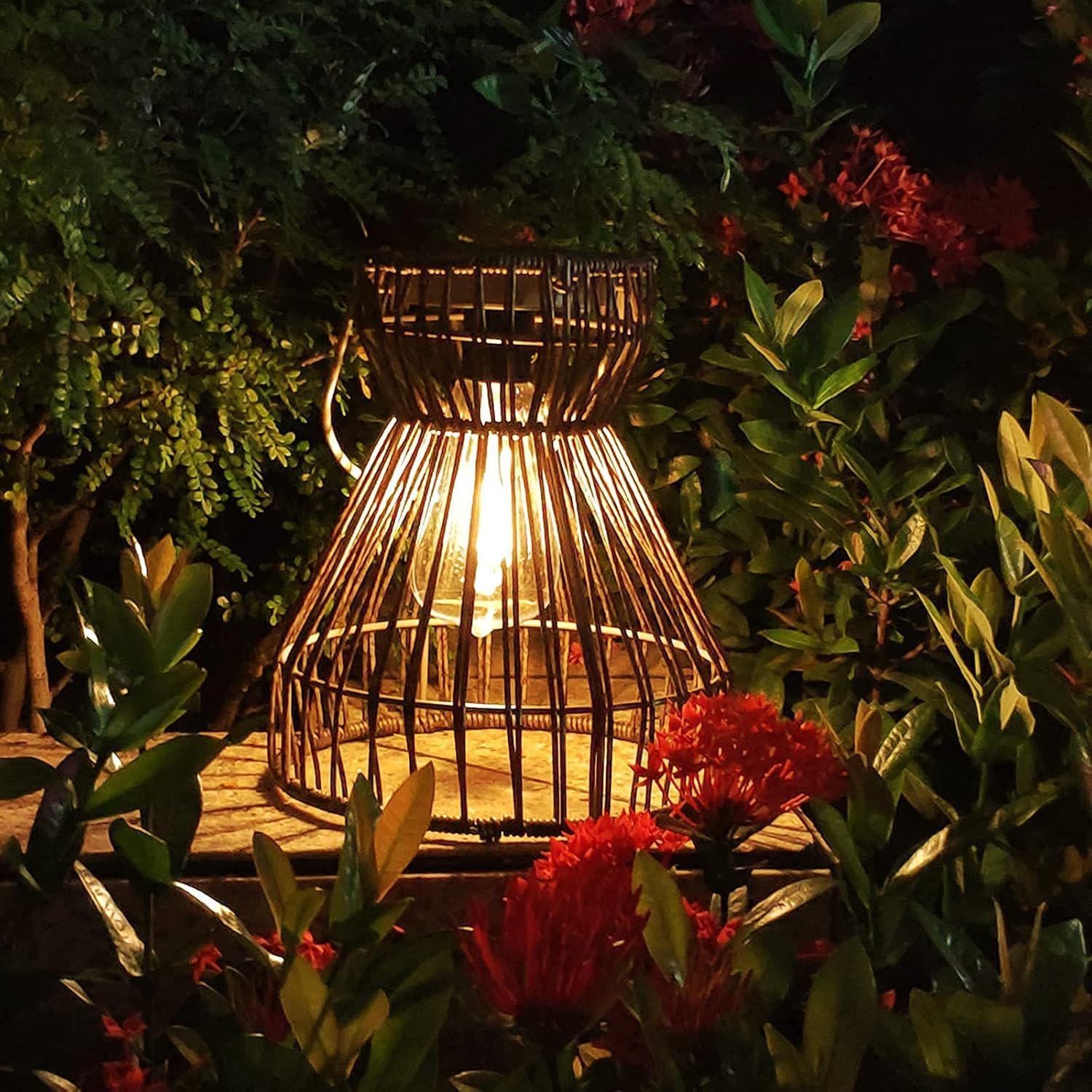 Lanterra - Lampe de patio solaire décorative