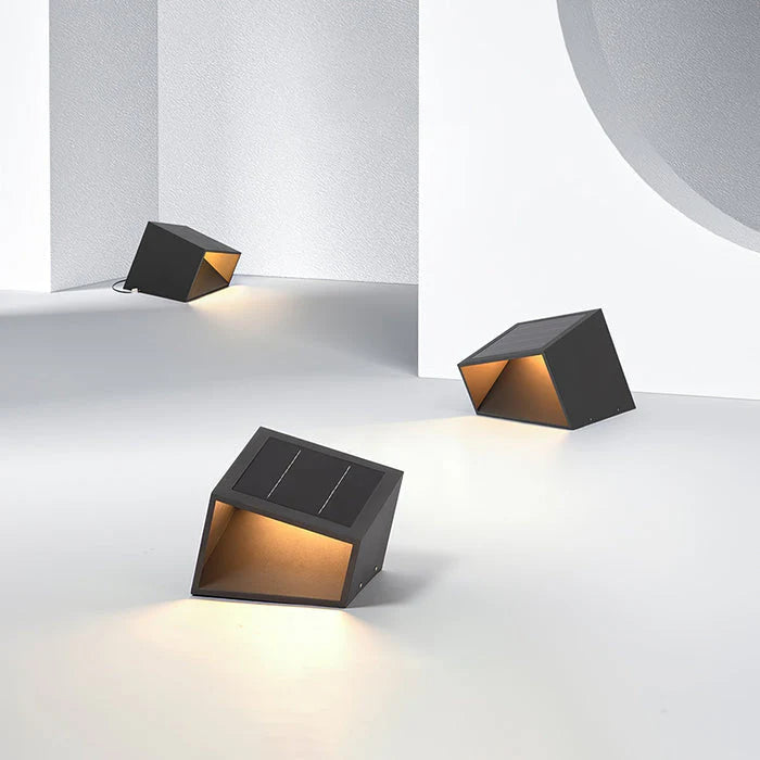 SoliCube™ – Lampe Solaire LED de Jardin Compacte