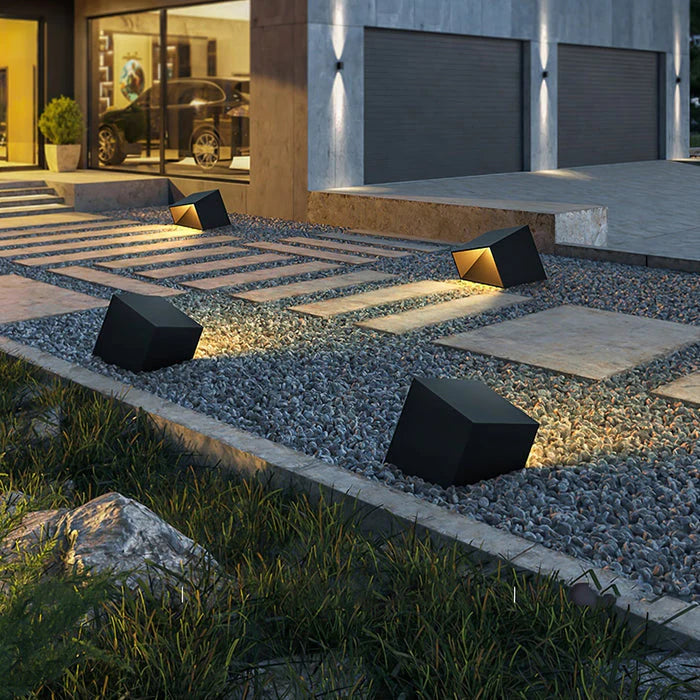 SoliCube™ – Lampe Solaire LED de Jardin Compacte