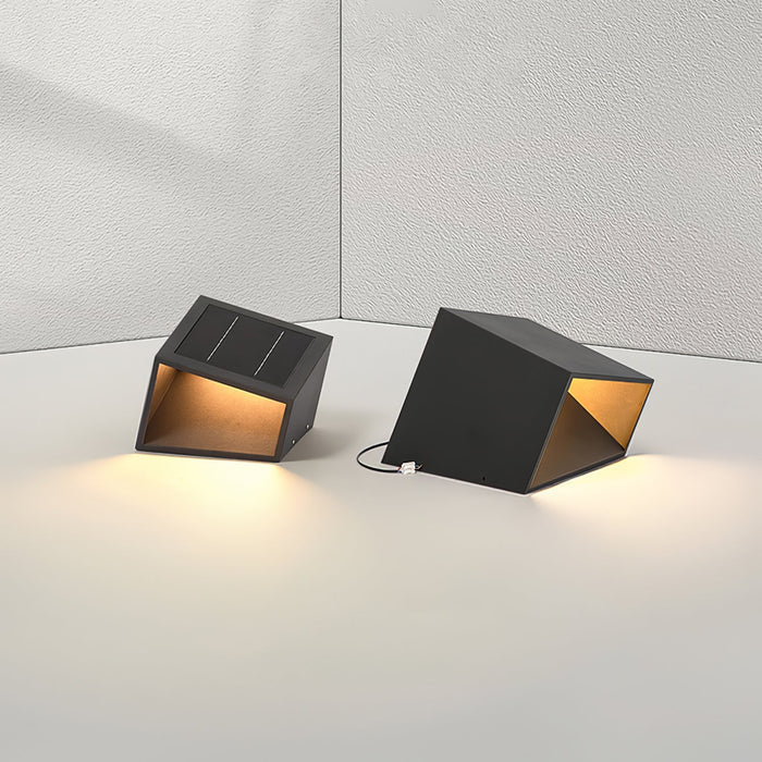 SoliCube™ – Lampe Solaire LED de Jardin Compacte